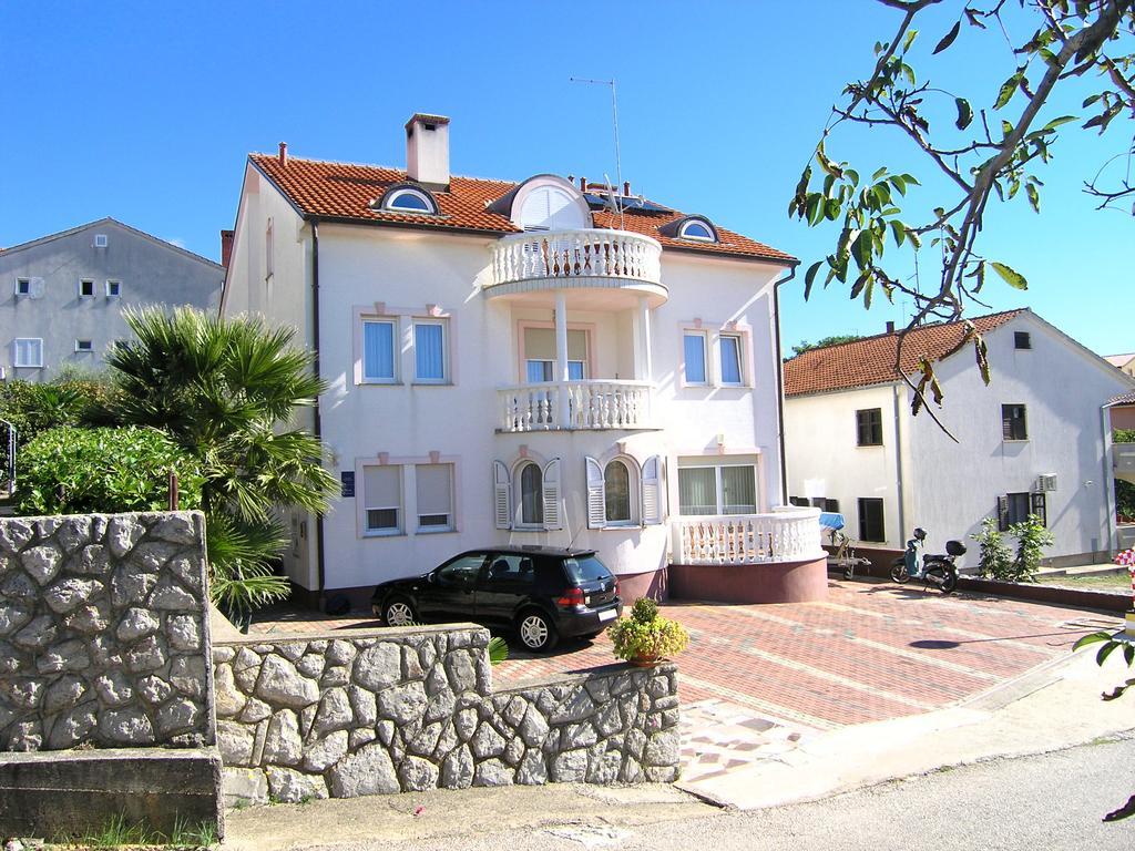 Apartments Kristina Кърк Екстериор снимка