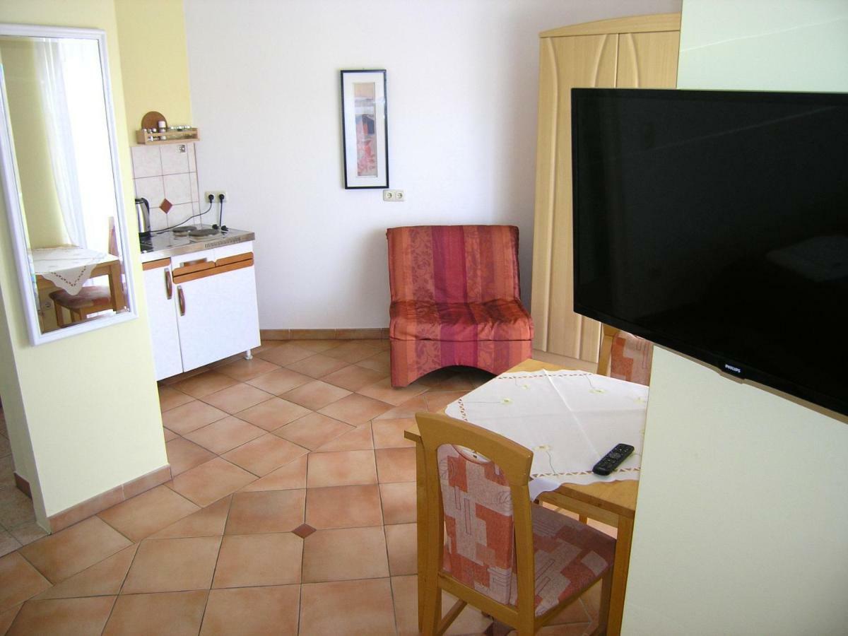 Apartments Kristina Кърк Екстериор снимка