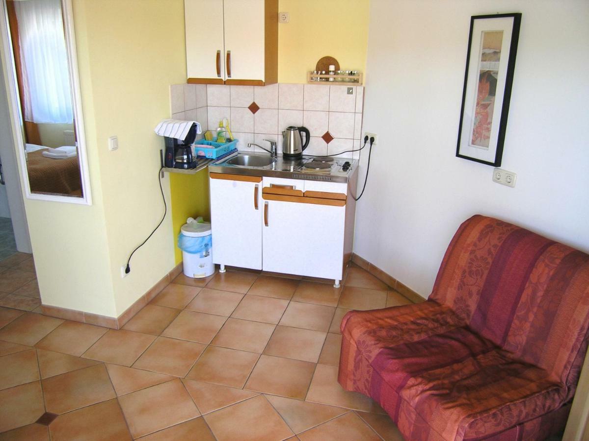 Apartments Kristina Кърк Екстериор снимка