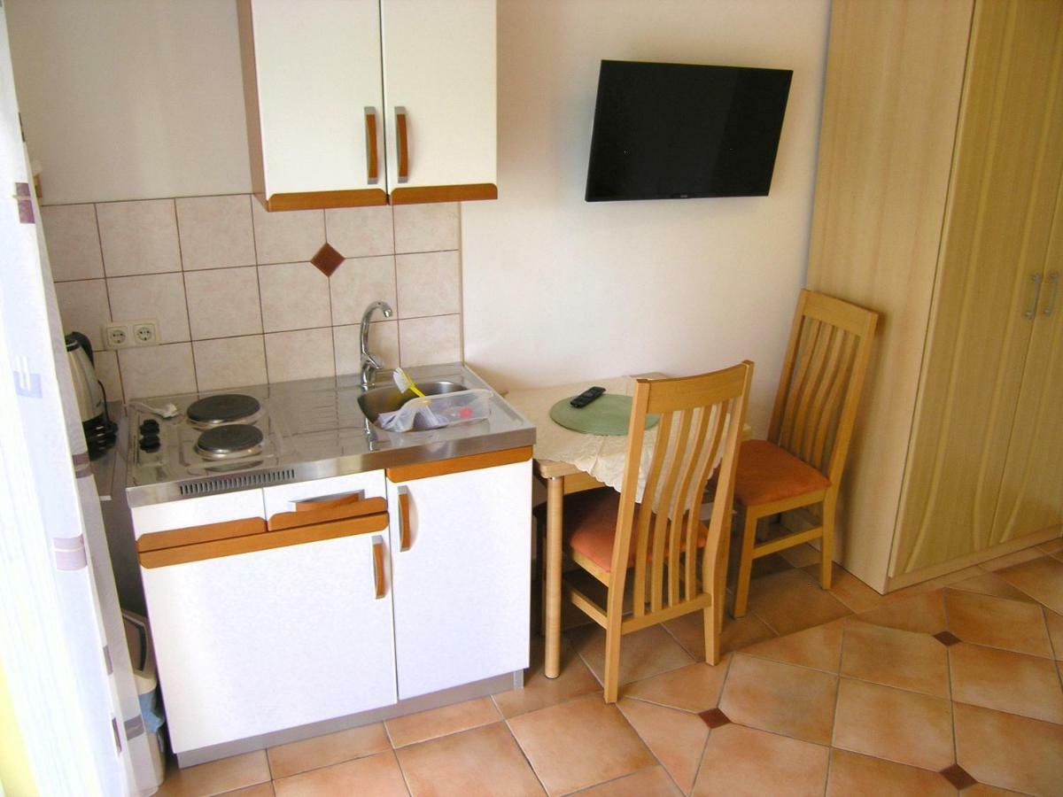 Apartments Kristina Кърк Екстериор снимка