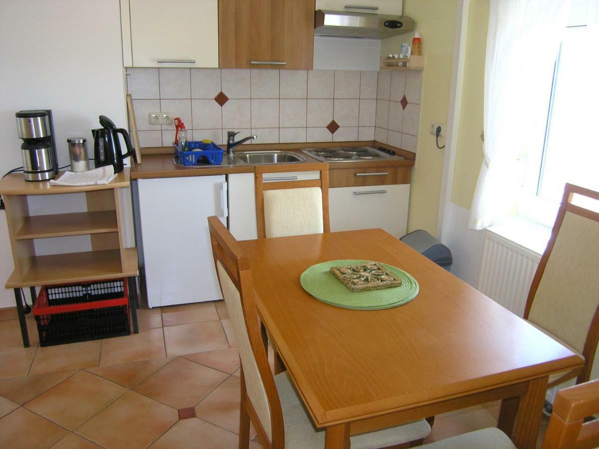 Apartments Kristina Кърк Екстериор снимка